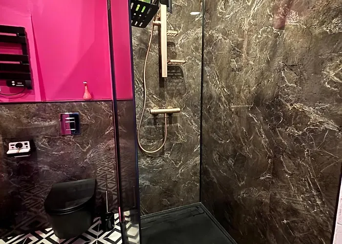 Centre Pop & Fun, Parking, Jacuzzi, Arcade, Billard, Ping Pong 8 Pers Famille, Amies, Evjf Ou Evjg Épernay